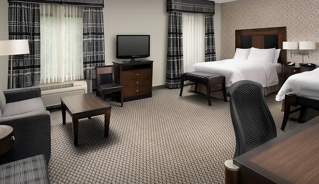 Better Choice for your Vacation! 2 Relaxing Units, Indoor Pool, Free Breakfast!