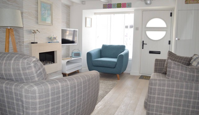 Betty's Cottage St Ives. Grade II listed perfect getaway with secure parking.