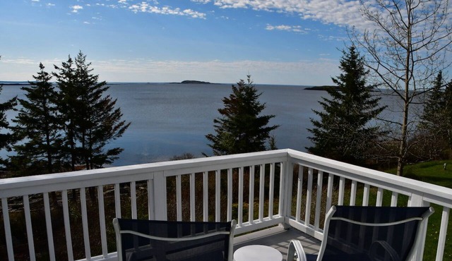 Betty's Place - Cozy Maine ocean front getaway - Relax, Reconnect and Recharge