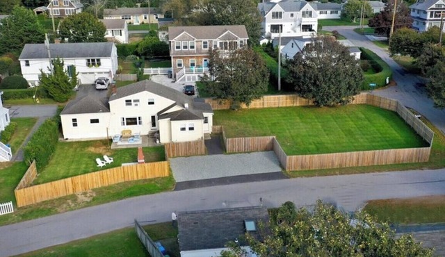 Between Beaches - Sleeps 8, walk to beach, minutes to Newport!