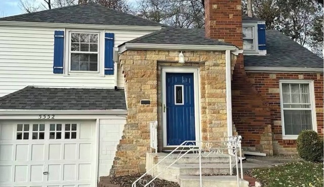 Between Benson and Dundee in the beautiful Country Club Historic District.