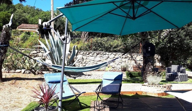 Between Sea and River. Natural pools and waterfall Air-conditioned cottage - WIFI - SPA