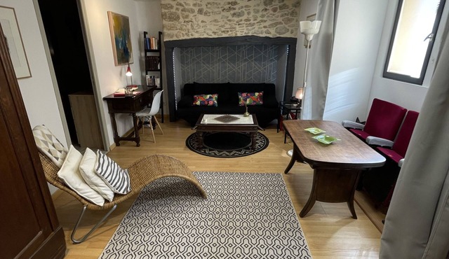 Between Périgord and Lot, in the heart of an authentic village near the Dordogne.