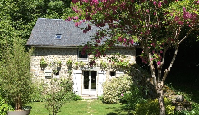 Between lakes and forests, the Ardoisette charming cottage *** in a 1 ha property