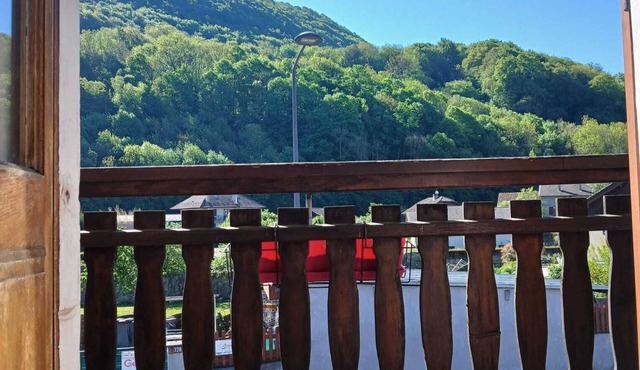 Between lake and mountains - quiet cocoon near Annecy