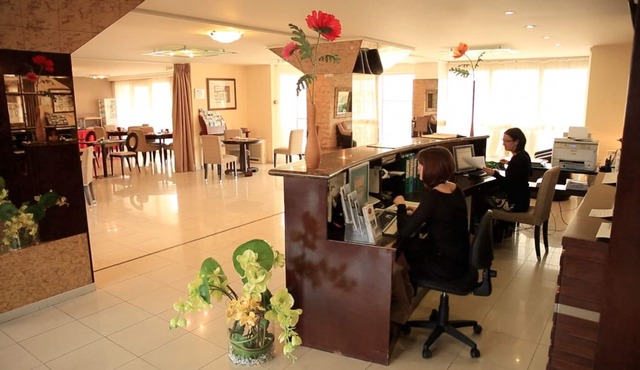 Between lakes and mountains on the outskirts of Geneva