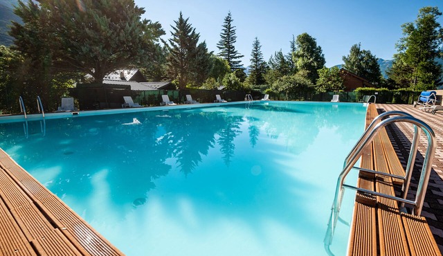 Between lakes and mountains