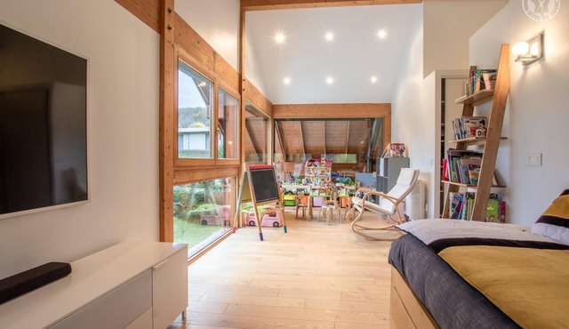 BETWEEN LAKES AND MOUNTAINS