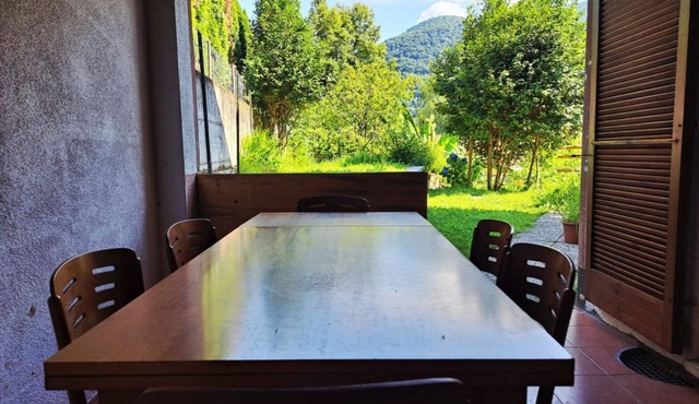 Between Lakes and Nature (Hydrangea House)