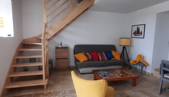 Between land and sea" bed and breakfast