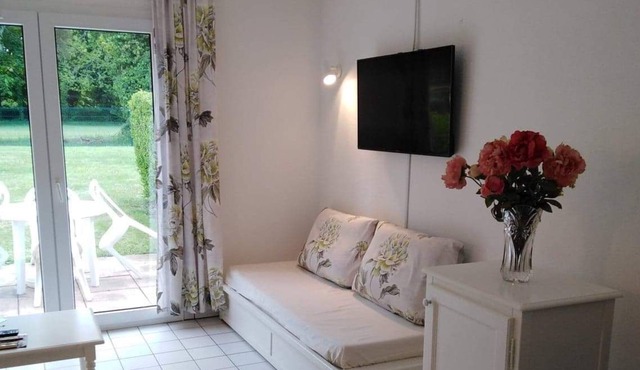 Between Lands and Seas