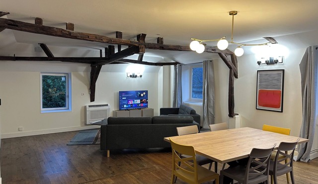 Between les Marais and Cathedral