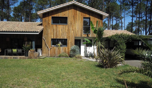 Between Ocean and Forest in Léon beautiful contemporary wooden house for 8 people.