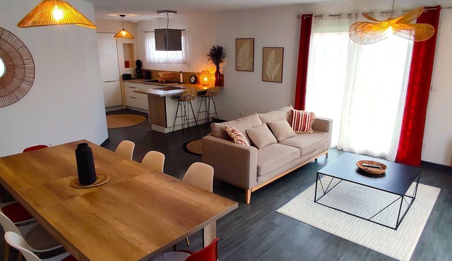 Between ocean, lakes and forests