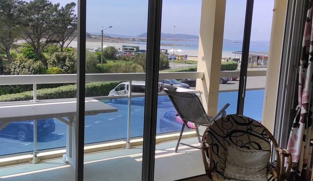 Between Perros Guirec and Paimpol, T2 apartment, 100 m from the beach, private parking