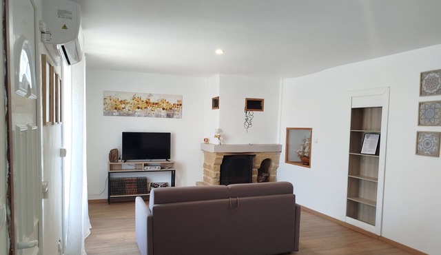 Between pond and sea air conditioning and spa. An unforgettable stay in Marseillan - Rated 3*.