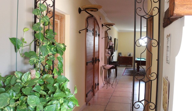 Between river, lake and sea, LANGUEDOCIENNE BASTIDE with billiards and 4 bedrooms