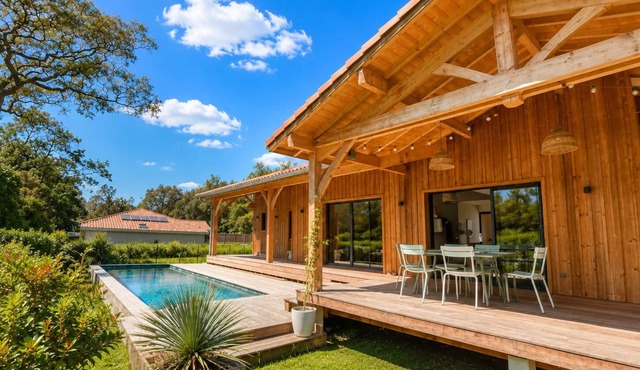 Between sand and pine, magnificent wooden house