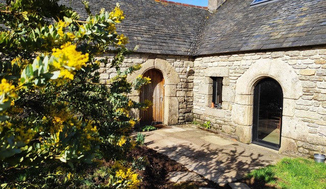 Between sea and countryside, gîte with terrace, veranda and garden
