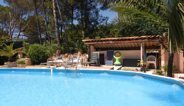 BETWEEN SEA AND MOUNTAIN CHARMING GROUND FLOOR -