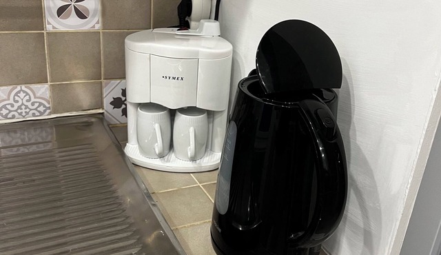 Between sea and mountains, 2-room apartment close to shops and parking.