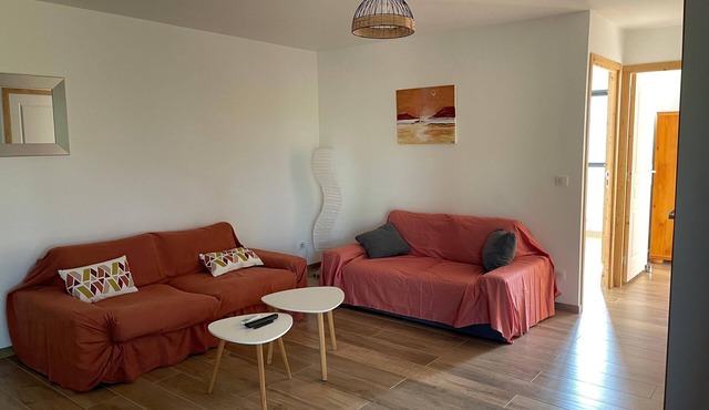 Between sea and mountains, new T3 apartment with all amenities, in Ocana, Corsica