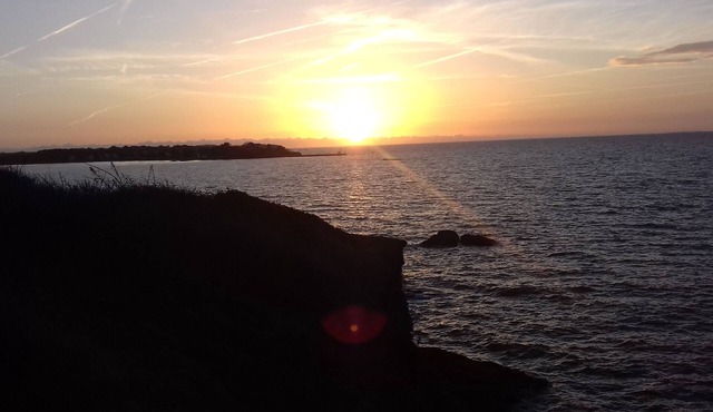 Between sea and salt flats, Apartment in a house surrounded by a garden.