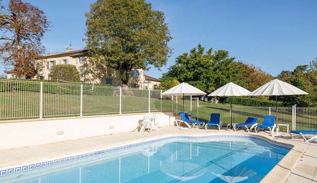 Between Sky and Foliage – Cottage with Private Pool