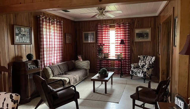 Between the city and Lake Seminole. Close to several boat landing