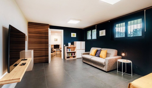 Between the hills bordering Italy (Modern Flat)