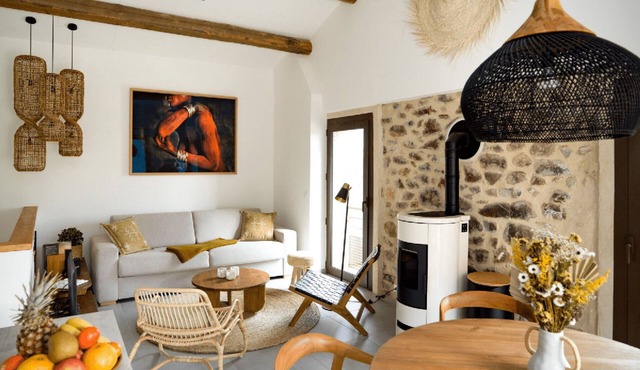 Between the mountains and the sea, a profound and eco-chic nature experience in