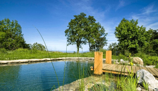 Between the mountains and the sea, a profound and eco-chic nature experience in