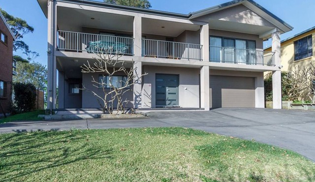 Between the ocean and the lake