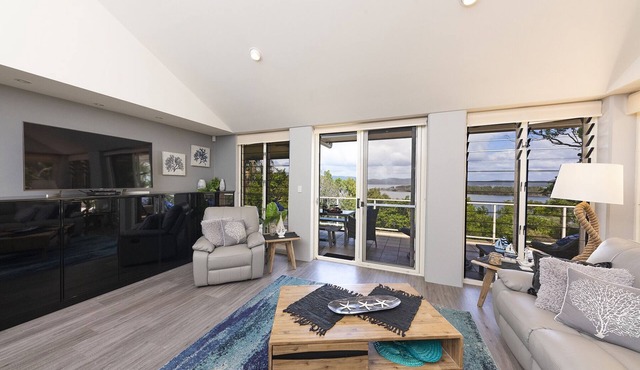 Between the ocean and the lake