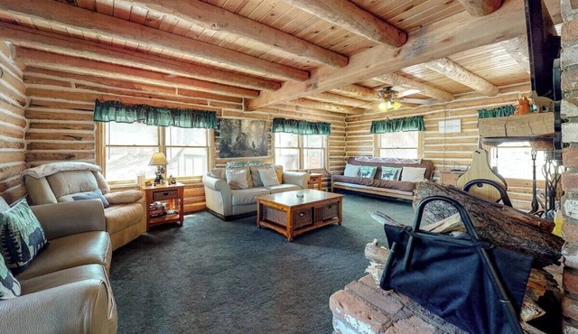 Between the Pines Log Cabin