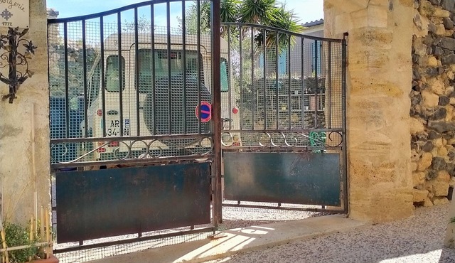 Between the sea and the mountains in the vineyards