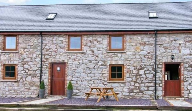 BEUDY BACH, family friendly, with a garden in Abergele