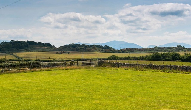 Beudy Odyn - a ground floor bedroom that sleeps 2 guests in 1 bedroom