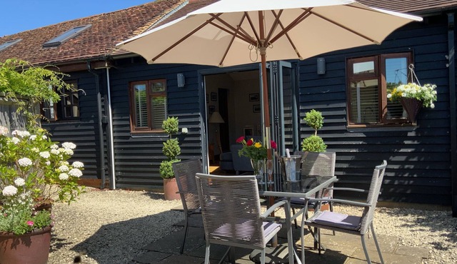 BEULAH COTTAGE ANNEXE, family friendly, with a garden in Ashford