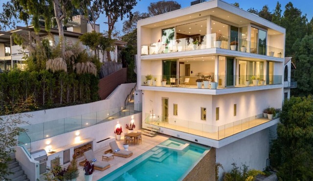 Beverly Grove Modern - Modern Estate w/Japanese Garden & LA Views
