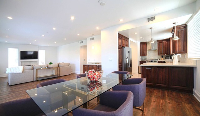 Beverly Hills Adjacent Luxury Condo Unit 301