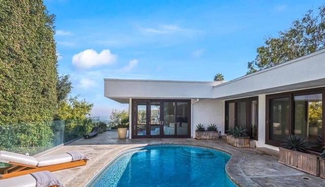 Beverly Hills Goldstein adjacent house.