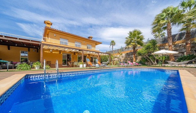 BEVERLY HILLS LUX, SWIMMING POOL WITH GARDEN, DESIGN VILLA, DESIGN VILLA WITH AIR-CON