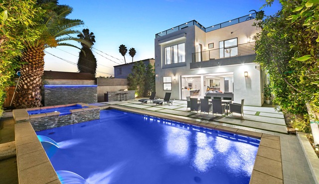 Beverly Hills Playhouse with Rooftop & Pool