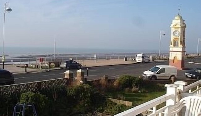 Bexhill-on-sea Seafront Holiday Apartment close to all local amenities