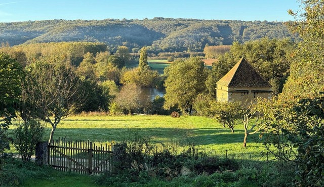 Bezenac grocery store