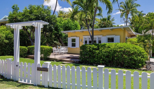 BI Hale Mele Mele- 3BR with AC, Last minute rates! Quick walk to the ocean!