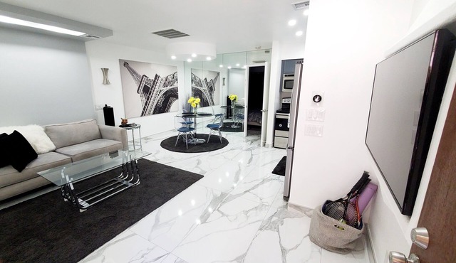 *Biarritz Downtown - Pool, 2 Spa's,Tennis - Walk to All-5 ☆ Top Location*