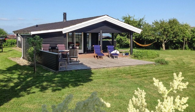 "Bibi" - 200m from the sea by Interhome