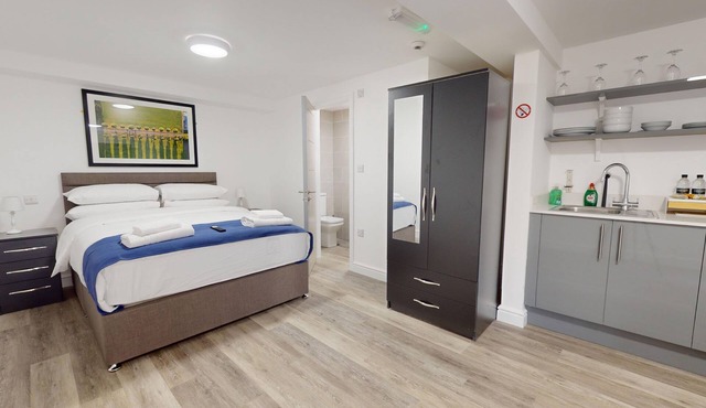 Bicester Court Lodge The Village Room | Bicester Holiday Let | 1 Beds & Sleeps 2